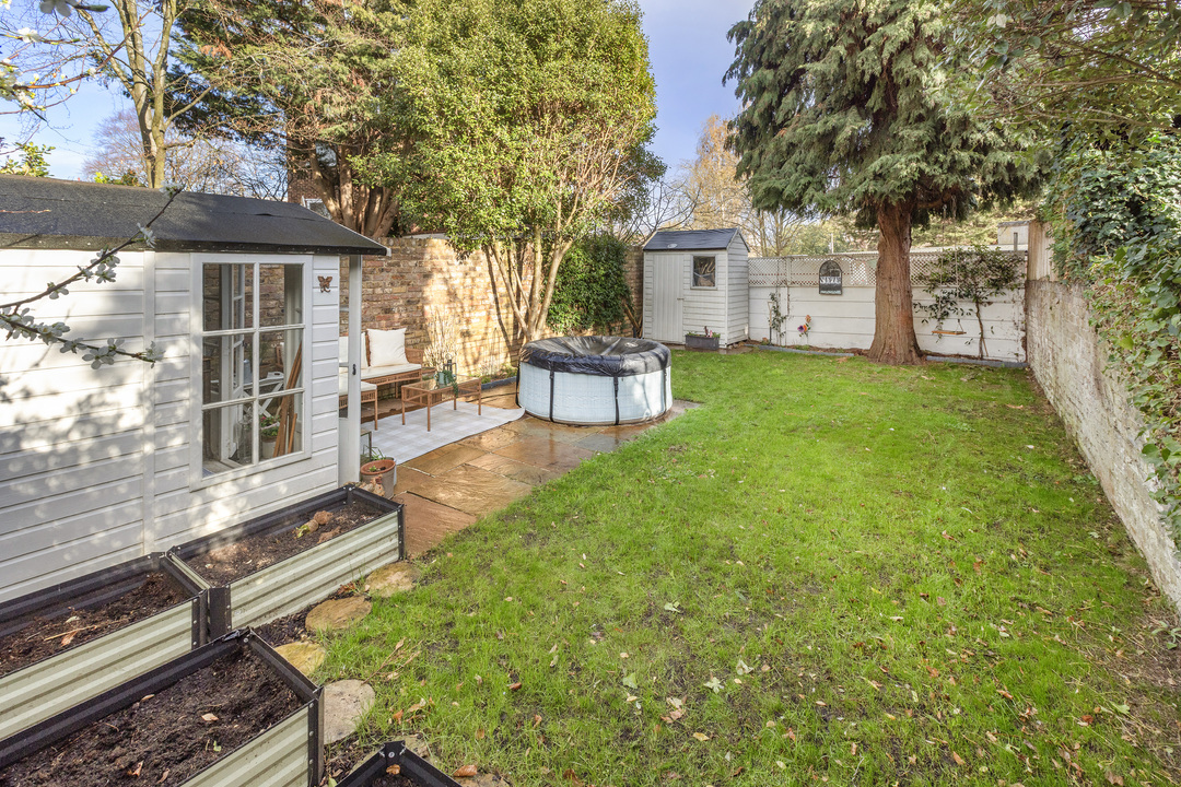 2 bed apartment for sale in Woodlands Grove, Isleworth, Greater London  - Property Image 3