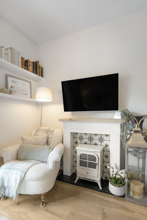 2 bed apartment for sale in Woodlands Grove, Isleworth, Greater London  - Property Image 10