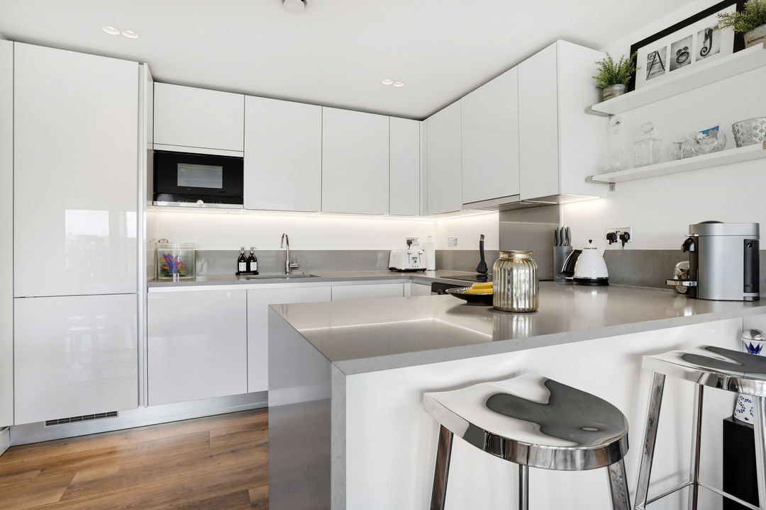 2 bed apartment for sale in Quartz House, Dickens Yard, Ealing, London, W5  - Property Image 5