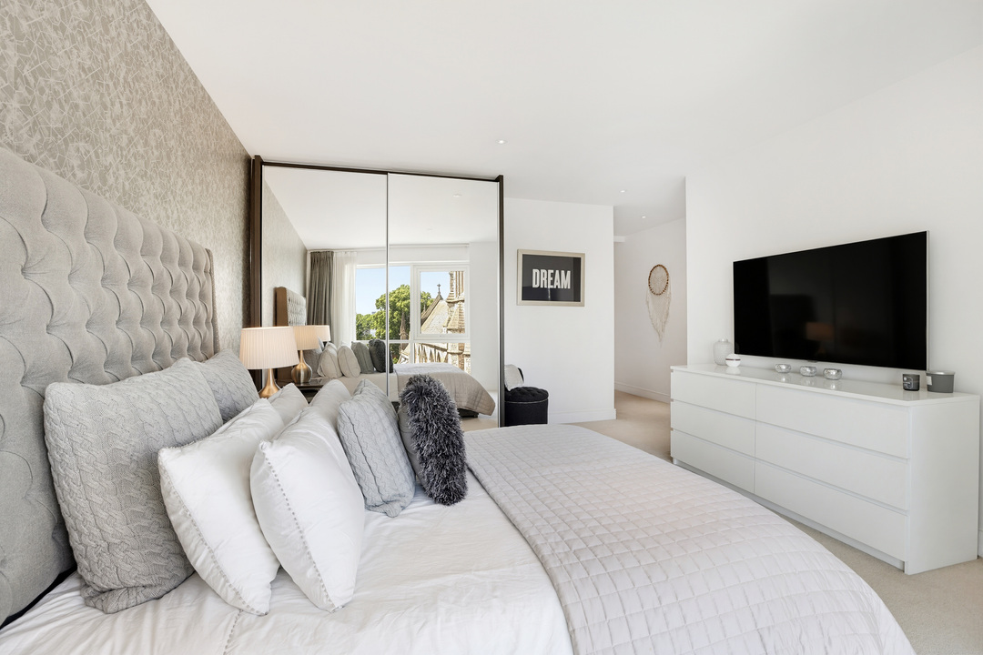 2 bed apartment for sale in Quartz House, Dickens Yard, Ealing, London, W5  - Property Image 12