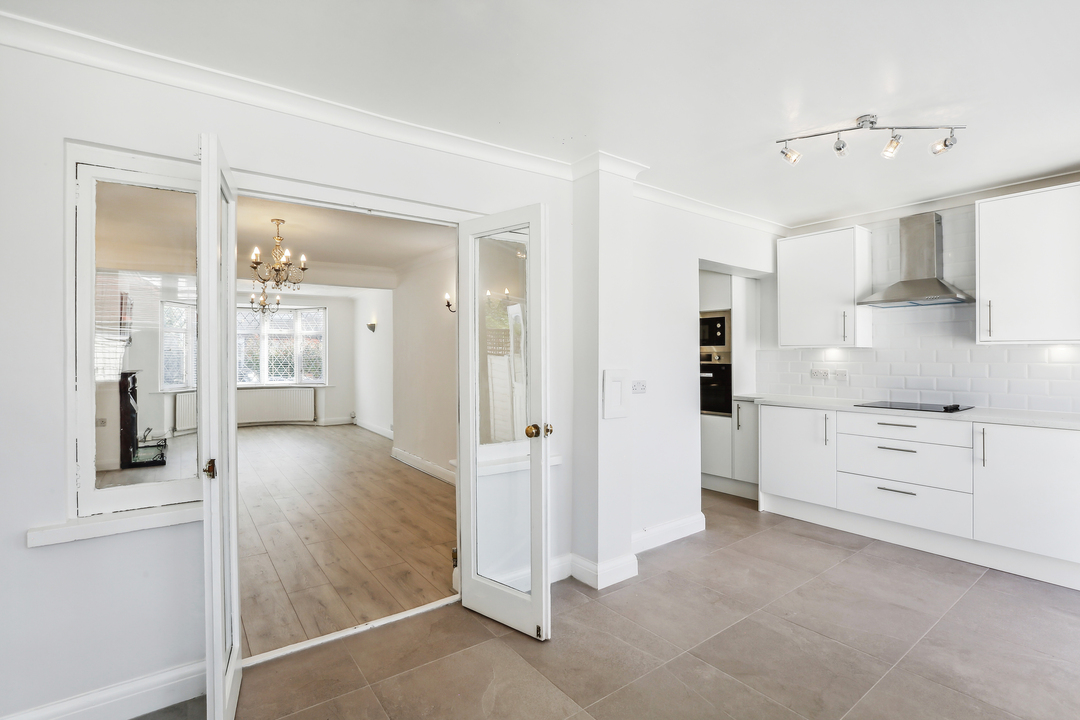 3 bed terraced house to rent in Burnham Way, Ealing, Northfields, London, W13  - Property Image 3