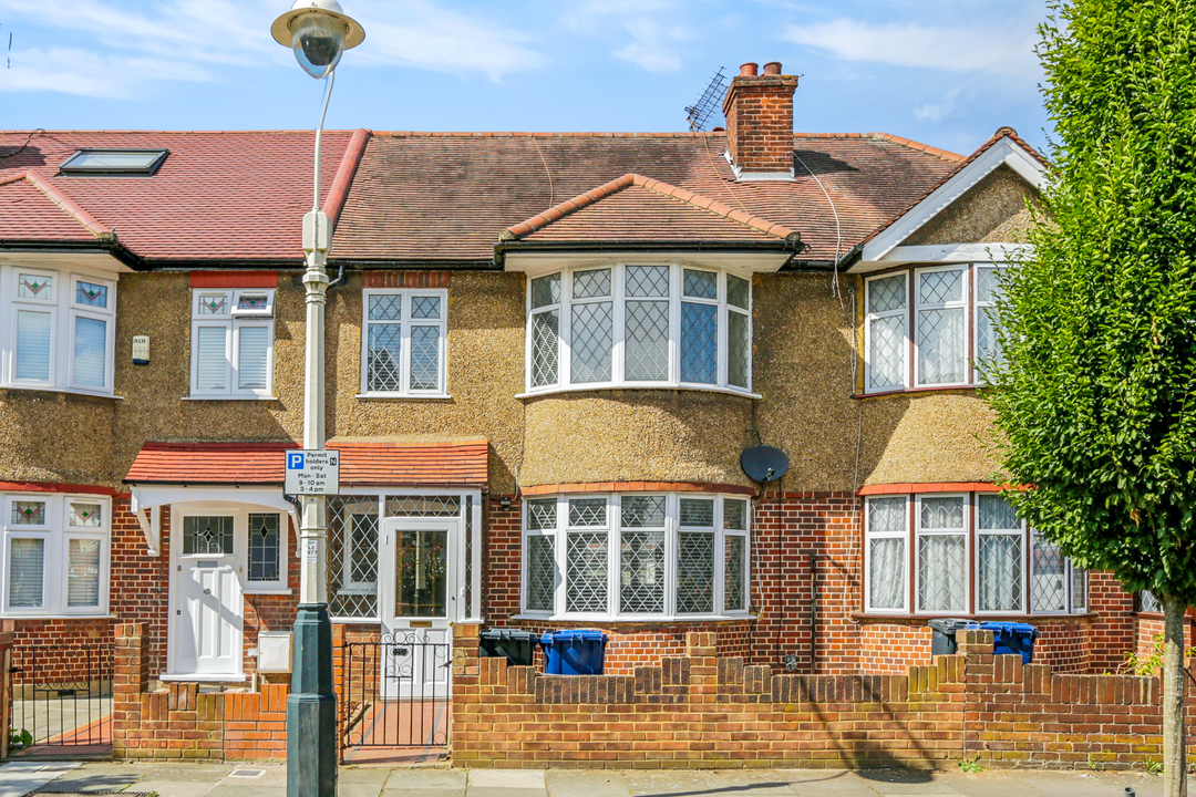 3 bed terraced house to rent in Burnham Way, Ealing, Northfields, London, W13 - Property Image 1