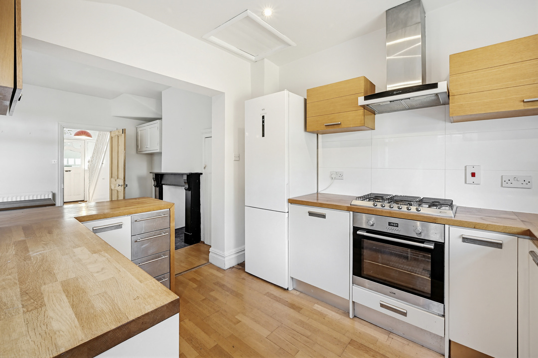 4 bed terraced house for sale in Cowper Road, Hanwell, London, W7  - Property Image 5