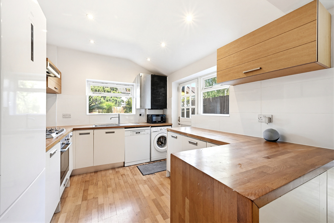 4 bed terraced house for sale in Cowper Road, Hanwell, London, W7  - Property Image 4
