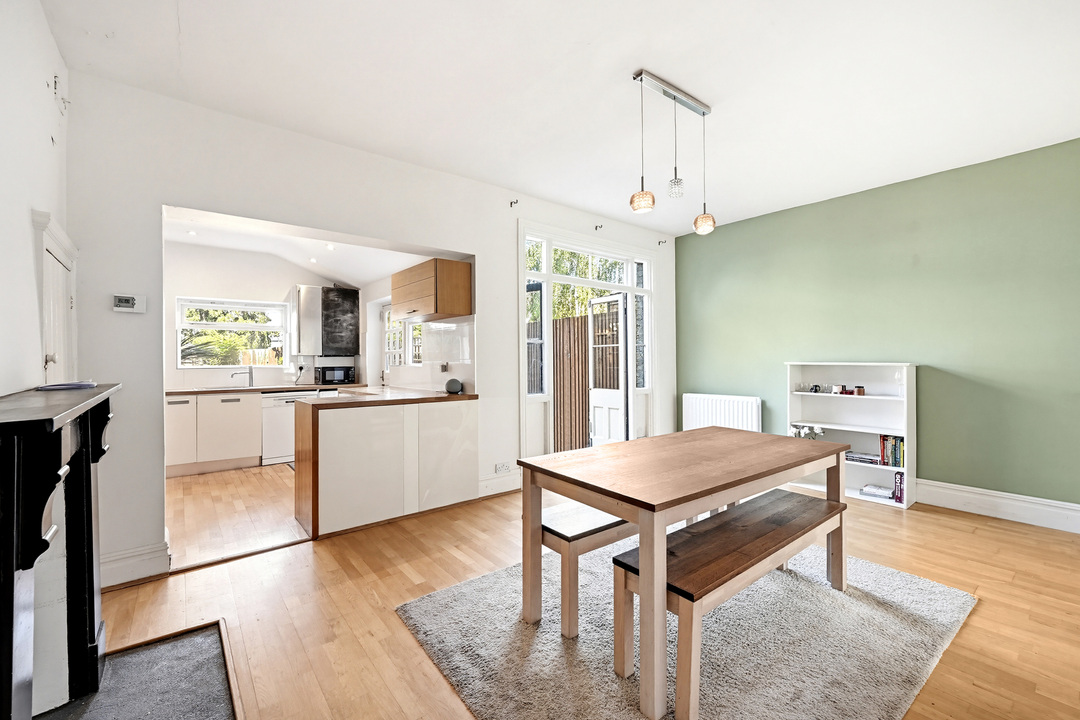 4 bed terraced house for sale in Cowper Road, Hanwell, London, W7  - Property Image 3