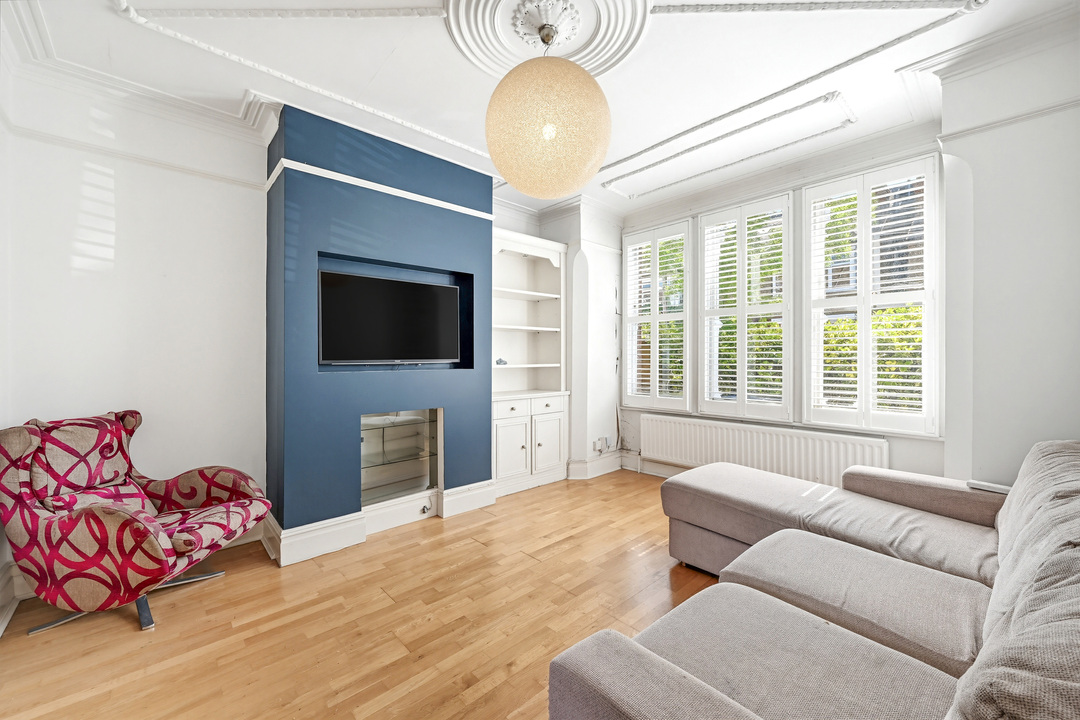 4 bed terraced house for sale in Cowper Road, Hanwell, London, W7  - Property Image 2