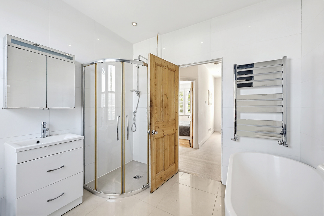 4 bed terraced house for sale in Cowper Road, Hanwell, London, W7  - Property Image 20