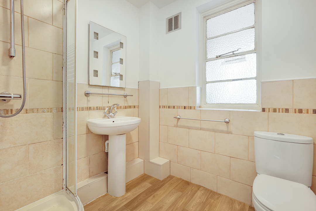 2 bed apartment to rent in Hill Court, Ealing, London, W5  - Property Image 10