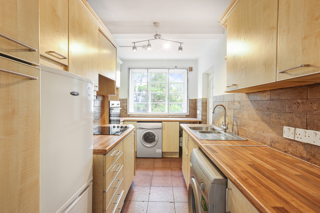 2 bed apartment to rent in Hill Court, Ealing, London, W5  - Property Image 11