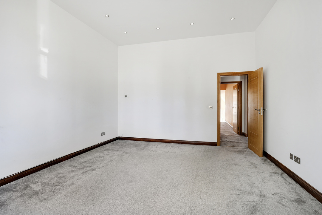 5 bed semi-detached house for sale in Waldeck Road, Ealing, London, W13  - Property Image 15