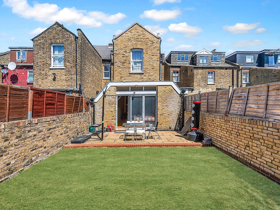 5 bed semi-detached house for sale in Waldeck Road, Ealing, London, W13  - Property Image 8