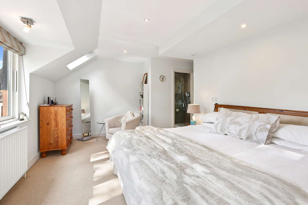 4 bed detached house for sale in Picton Court, Highview Road, London, W13  - Property Image 10