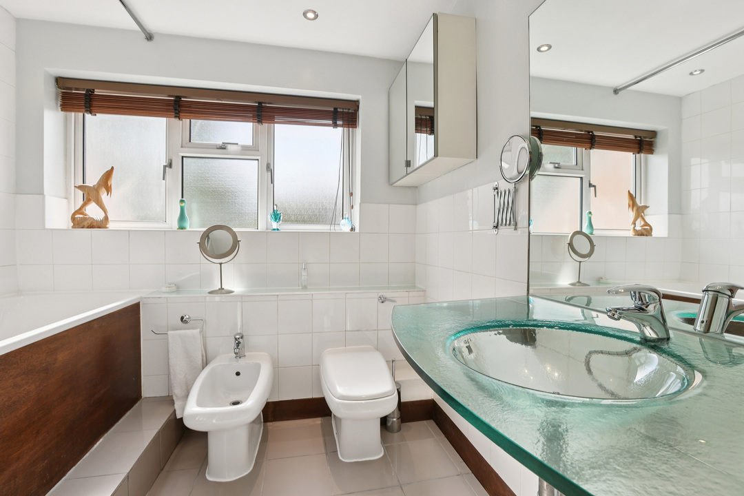 4 bed detached house for sale in Picton Court, Highview Road, London, W13  - Property Image 18