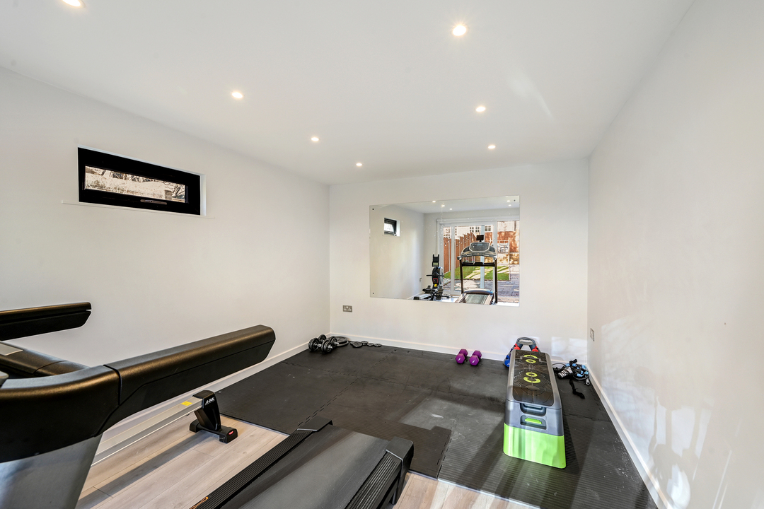 3 bed apartment for sale in Castlebar Park, Ealing, London, W5  - Property Image 18