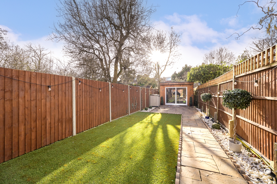 3 bed apartment for sale in Castlebar Park, Ealing, London, W5  - Property Image 3