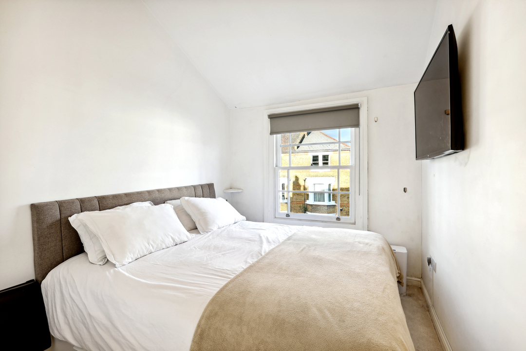 2 bed terraced house for sale in The Park, Ealing, London, W5  - Property Image 14