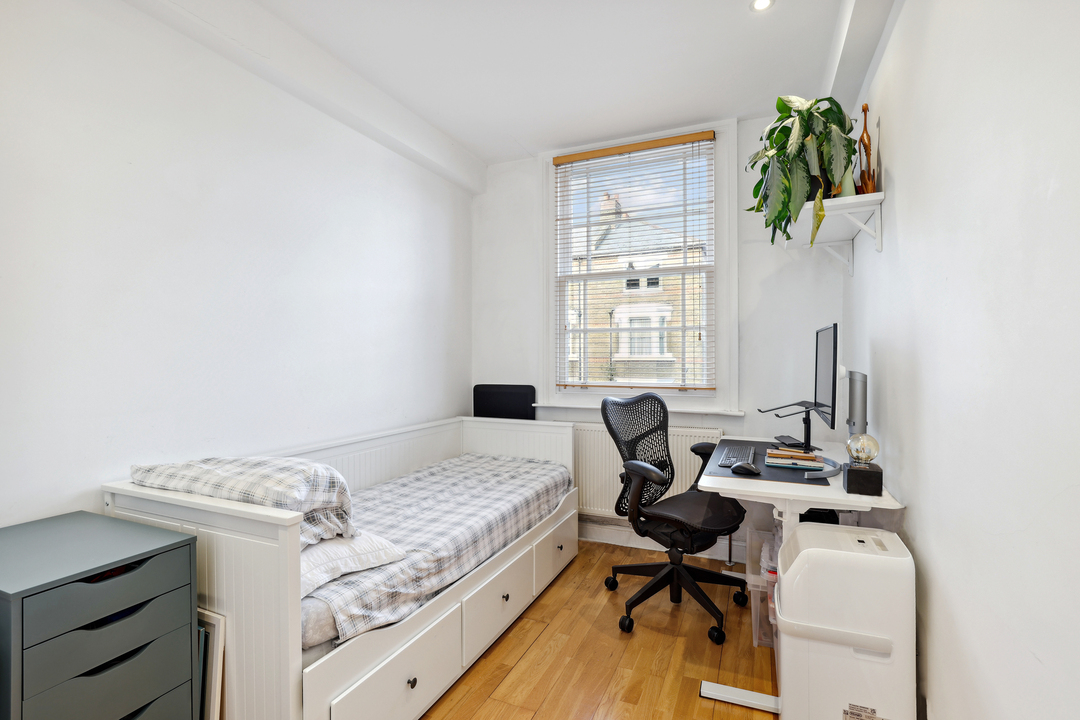 2 bed terraced house for sale in The Park, Ealing, London, W5  - Property Image 12