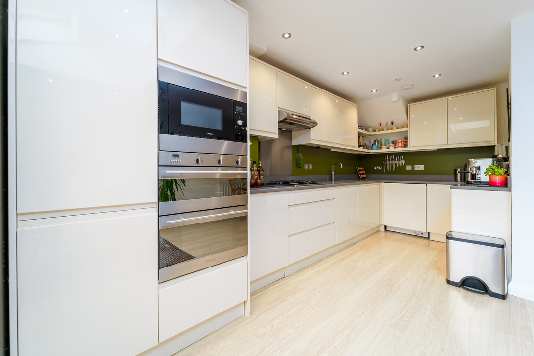 4 bed terraced house for sale in Oakley Close, Church Road, Hanwell, London, W7  - Property Image 11