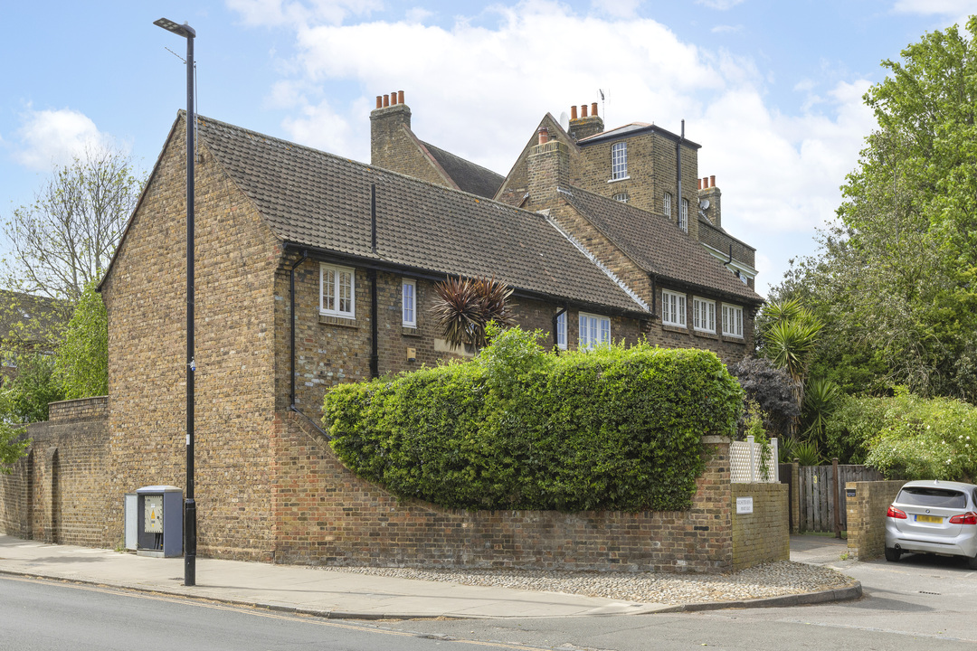 2 bed terraced house for sale in Rochester Mews, Little Ealing Lane, Ealing, London, W5 - Property Image 1