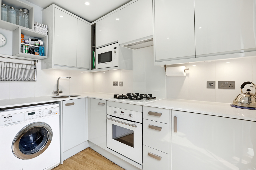 2 bed terraced house for sale in Rochester Mews, Little Ealing Lane, Ealing, London, W5  - Property Image 9