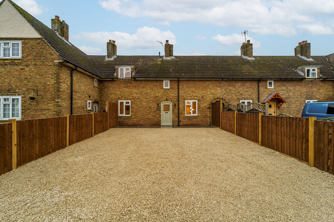 3 bed terraced house for sale in Malthouse Square, Beaconsfield, Buckinghamshire, HP9  - Property Image 7