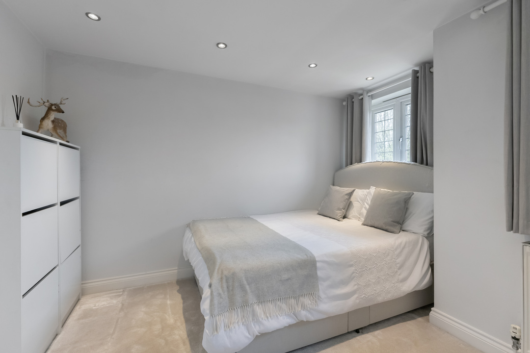 3 bed semi-detached house for sale in Lybury Lane, Redbourn, St. Albans, AL3  - Property Image 15