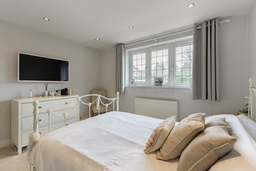 3 bed semi-detached house for sale in Lybury Lane, Redbourn, St. Albans, AL3  - Property Image 8