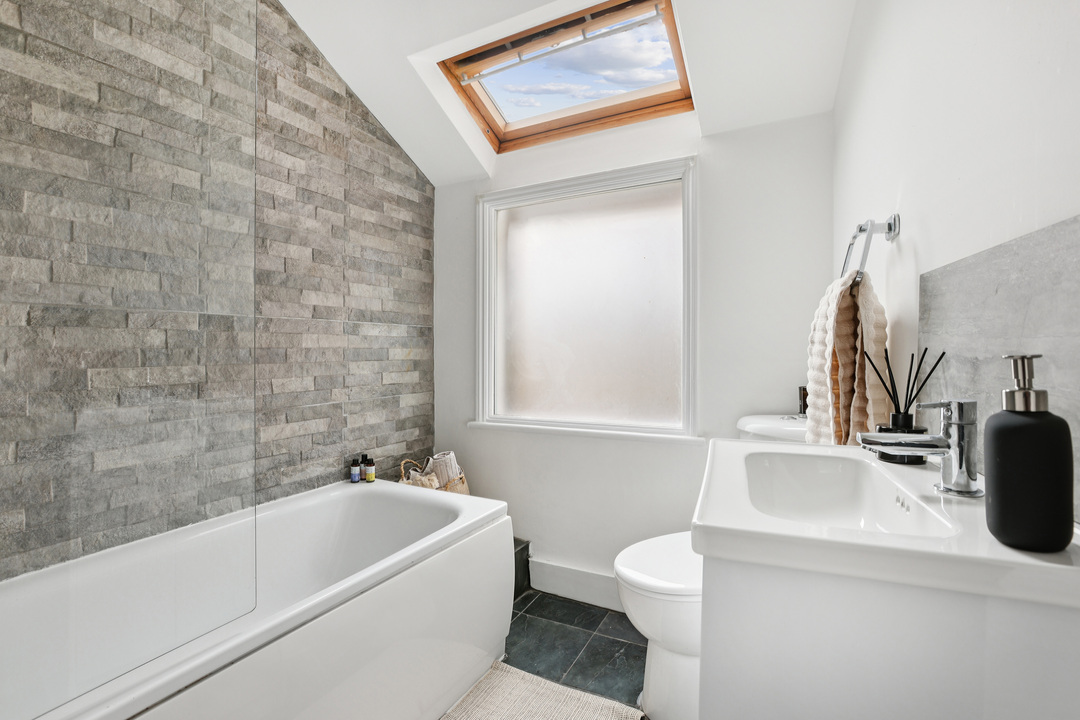 5 bed terraced house for sale in Endsleigh Road, Ealing, London, W13  - Property Image 14