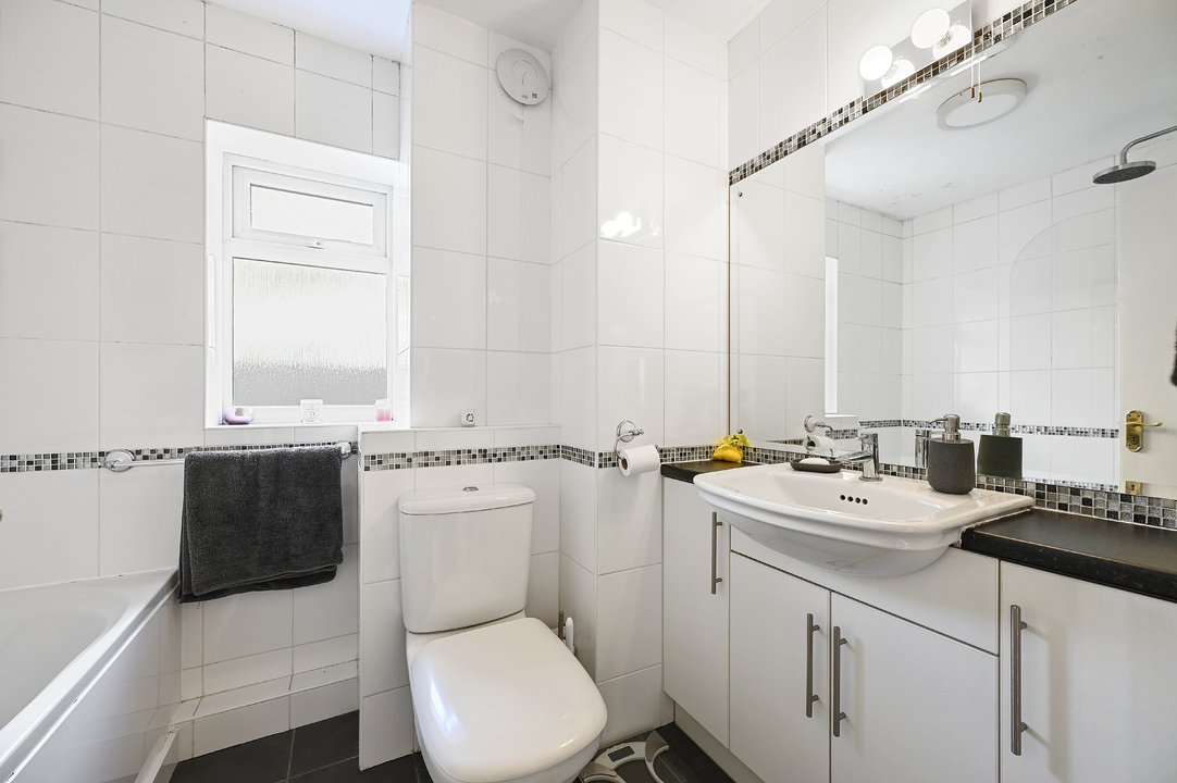 2 bed apartment for sale in Webster Gardens, Ealing, London, W5  - Property Image 12