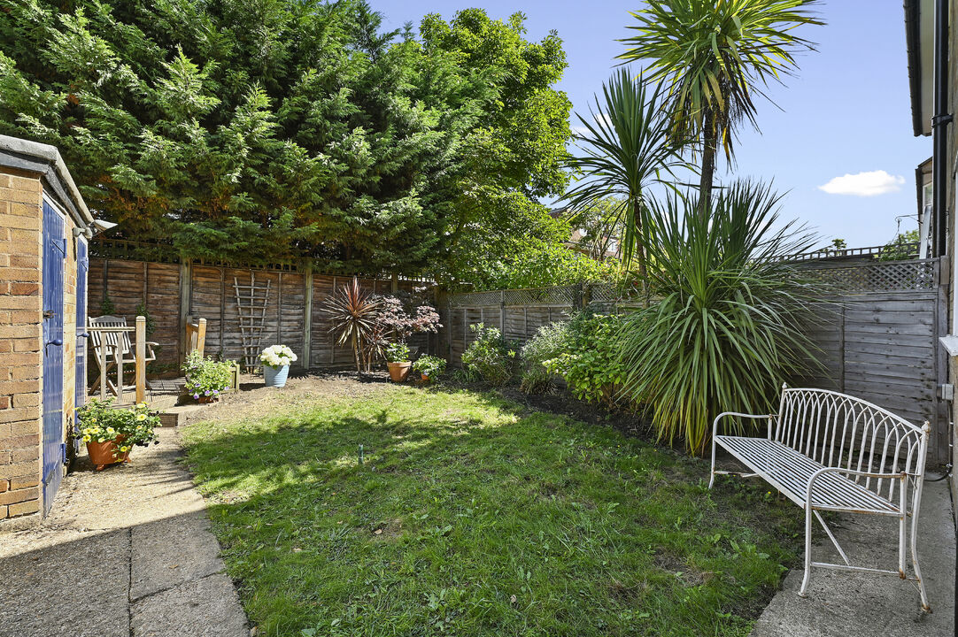 2 bed apartment for sale in Webster Gardens, Ealing, London, W5  - Property Image 4