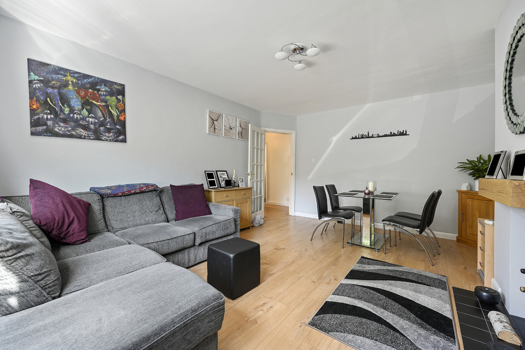 2 bed apartment for sale in Webster Gardens, Ealing, London, W5  - Property Image 5