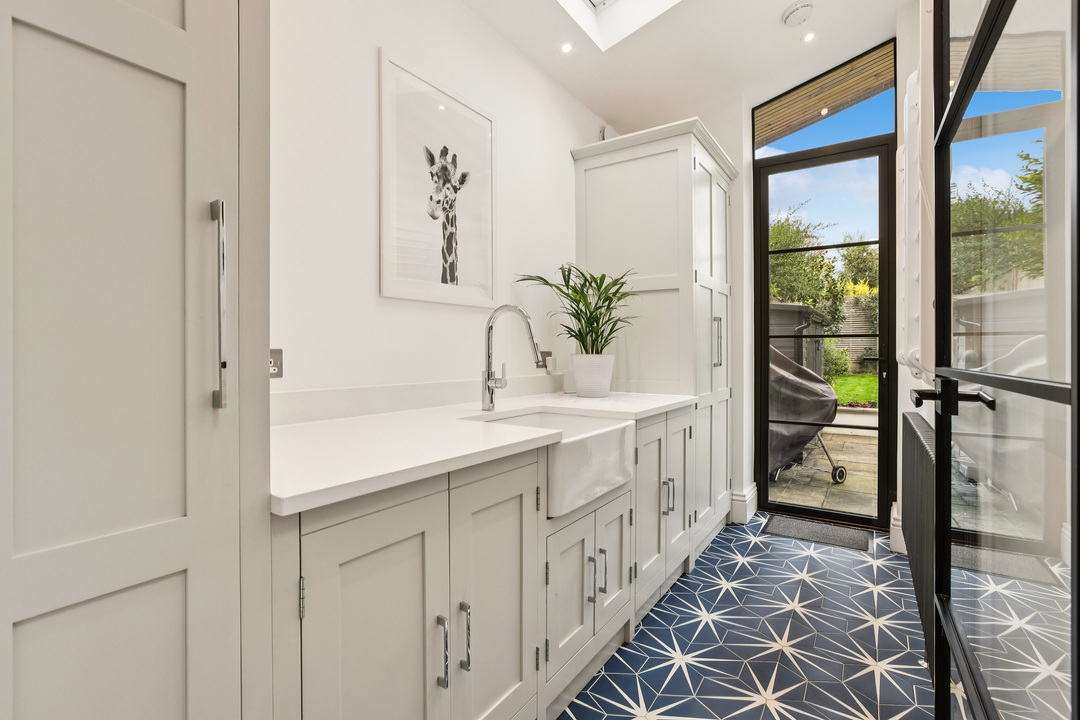 5 bed semi-detached house for sale in Elers Road, Ealing, London, W13  - Property Image 9