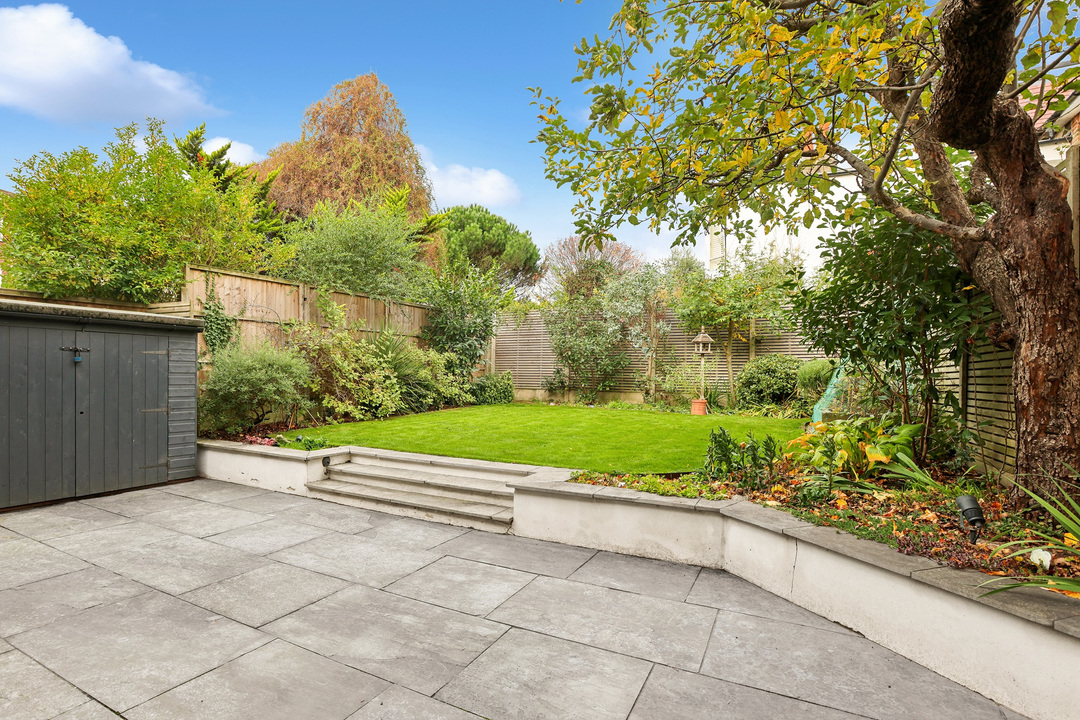 5 bed semi-detached house for sale in Elers Road, Ealing, London, W13  - Property Image 11