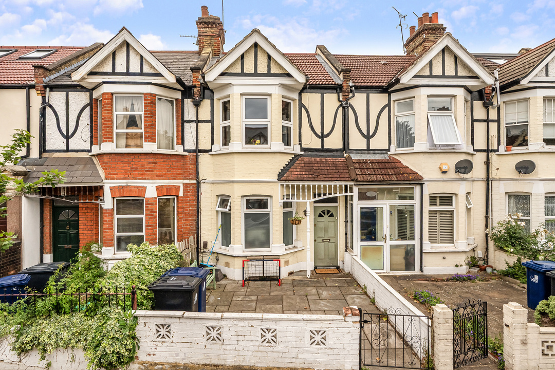 3 bed apartment to rent in Seaford Road, Ealing, London, W13  - Property Image 2