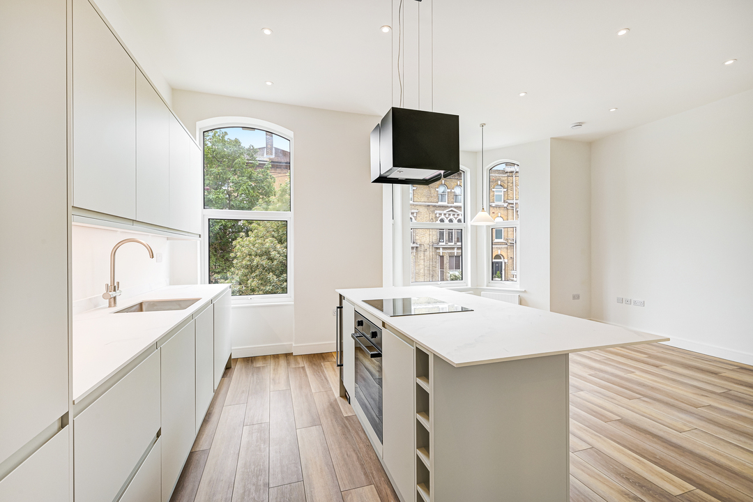 2 bed apartment to rent in Alfred Road, Acton, London, W3  - Property Image 11