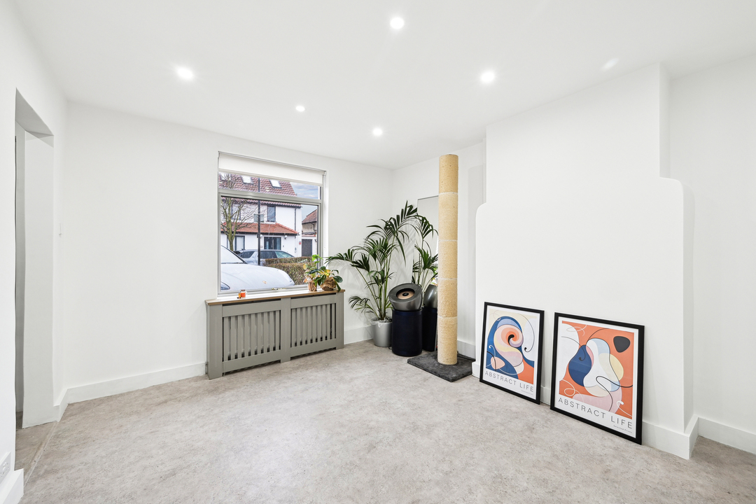 3 bed semi-detached house for sale in Walton Way, Acton, London, W3  - Property Image 5