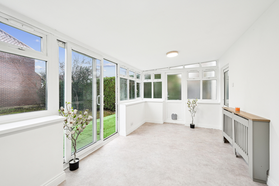 3 bed semi-detached house for sale in Walton Way, Acton, London, W3  - Property Image 3
