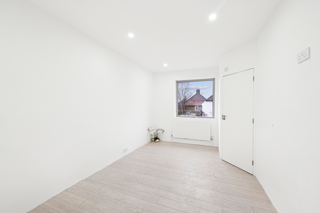3 bed semi-detached house for sale in Walton Way, Acton, London, W3  - Property Image 10