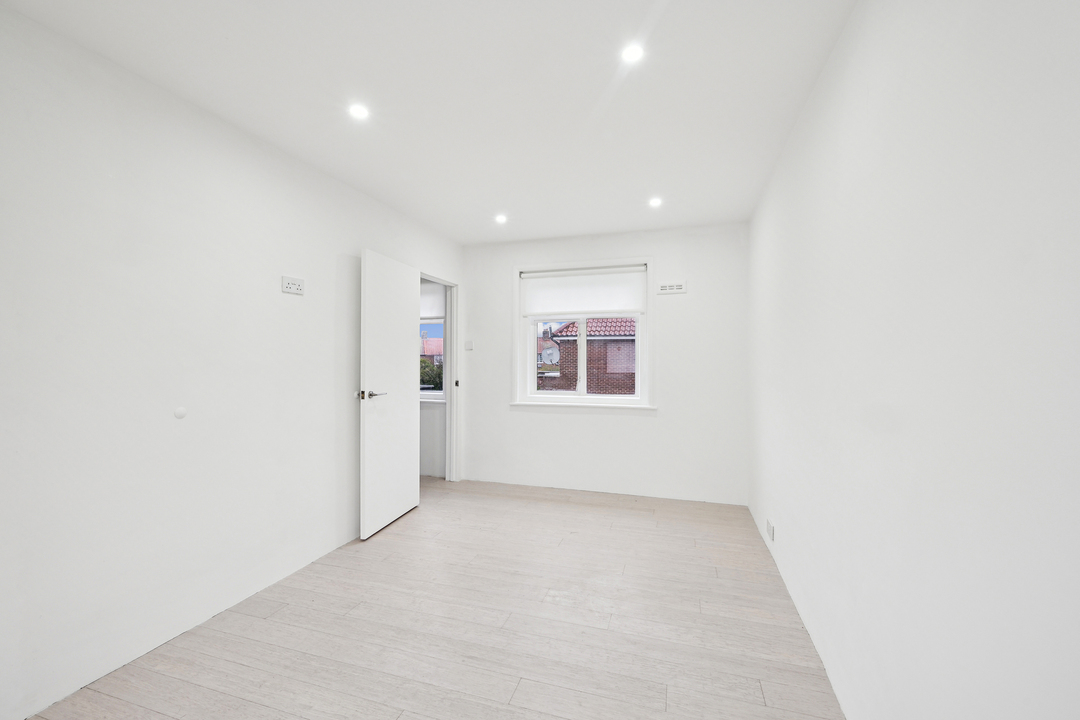 3 bed semi-detached house for sale in Walton Way, Acton, London, W3  - Property Image 8
