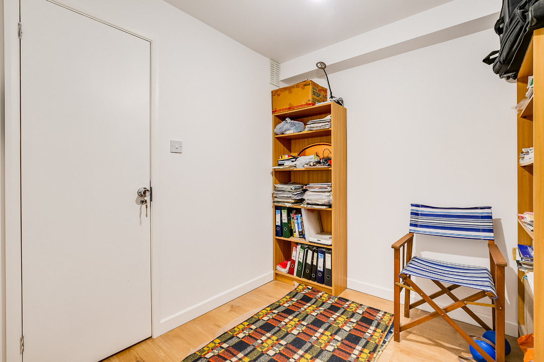 4 bed terraced house for sale in Heronsforde, Ealing, London, W13  - Property Image 16