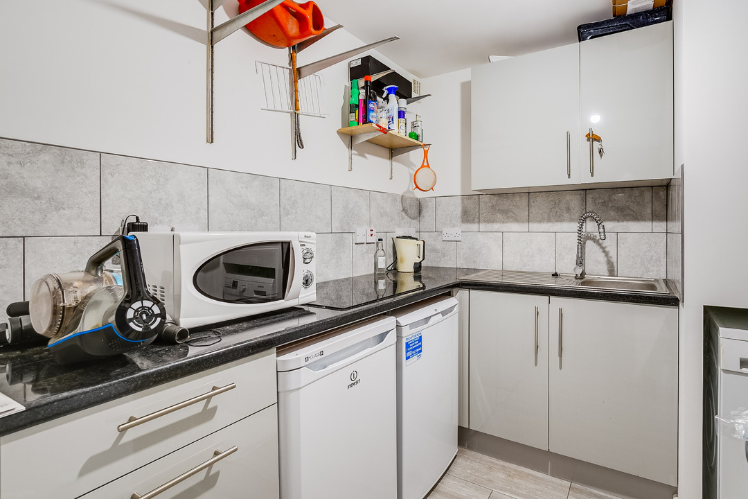 4 bed terraced house for sale in Heronsforde, Ealing, London, W13  - Property Image 5