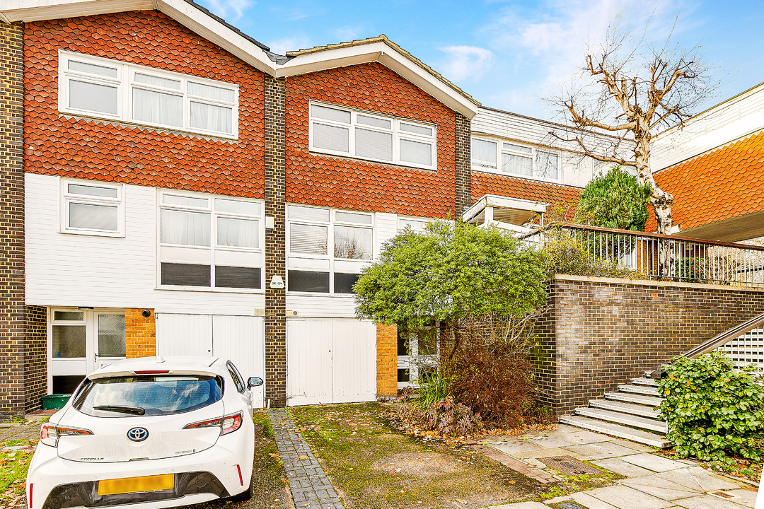 4 bed terraced house for sale in Heronsforde, Ealing, London, W13  - Property Image 14