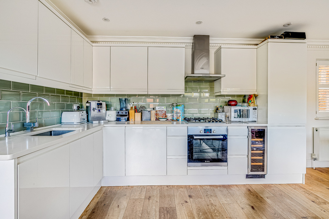 2 bed apartment for sale in Hamilton Road, Ealing, London, W5  - Property Image 2