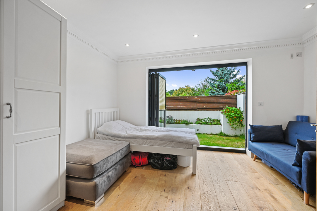 2 bed apartment for sale in Hamilton Road, Ealing, London, W5  - Property Image 11