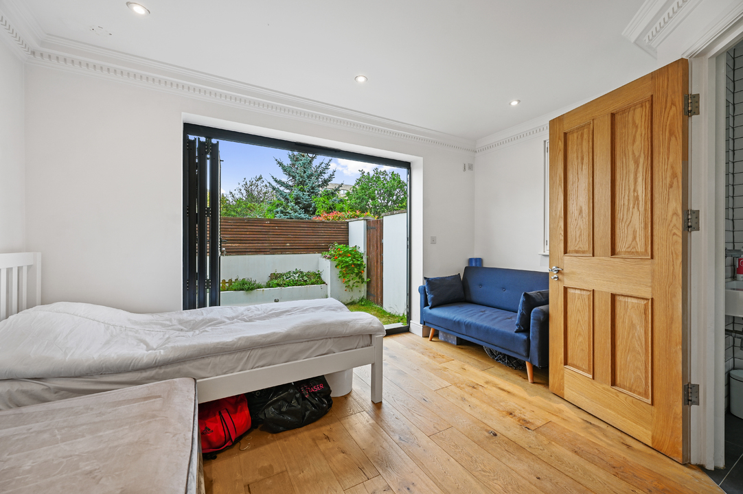 2 bed apartment for sale in Hamilton Road, Ealing, London, W5  - Property Image 10