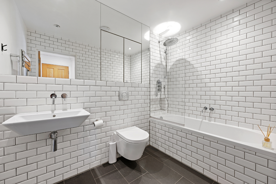 2 bed apartment for sale in Hamilton Road, Ealing, London, W5  - Property Image 5