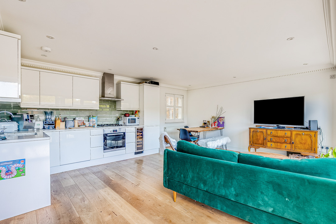 2 bed apartment for sale in Hamilton Road, Ealing, London, W5  - Property Image 7