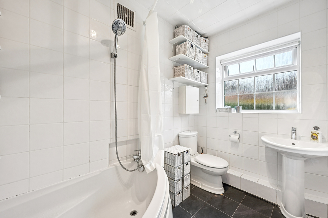 2 bed apartment for sale in Cavendish Avenue, Ealing, London, W13  - Property Image 13