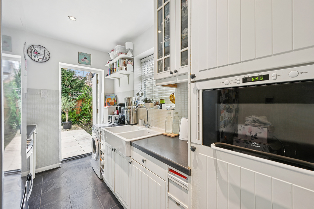 2 bed apartment for sale in Cavendish Avenue, Ealing, London, W13  - Property Image 5