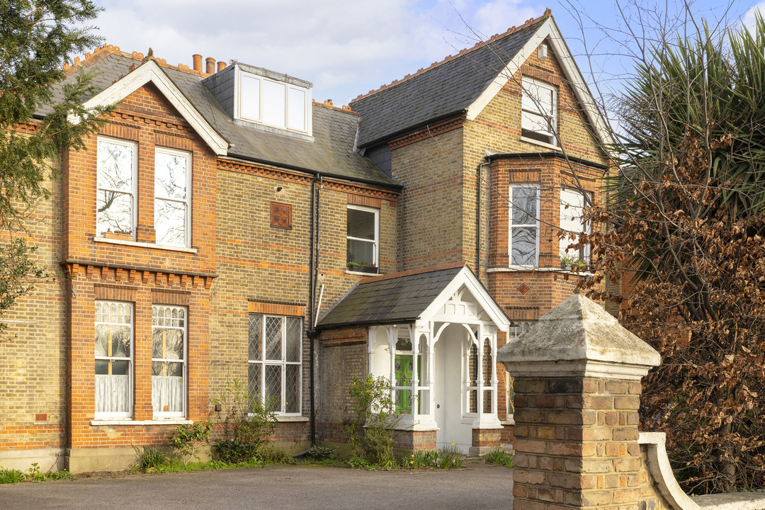 1 bed apartment for sale in Gunnersbury Avenue, Ealing, London, W5  - Property Image 1